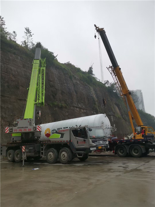 光明区“不怕风雨冻”—— 吊车的 “恶劣环境适应” 技术